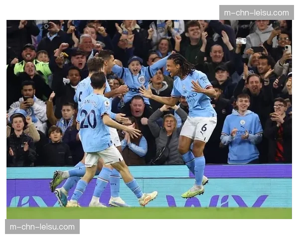 索斯盖特现身伊蒂哈德考察球员，福登、格拉利什成焦点