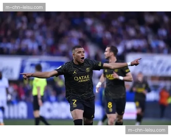欧冠八强战首回合：巴黎圣日耳曼3-1逆转利物浦，姆巴佩梅开二度